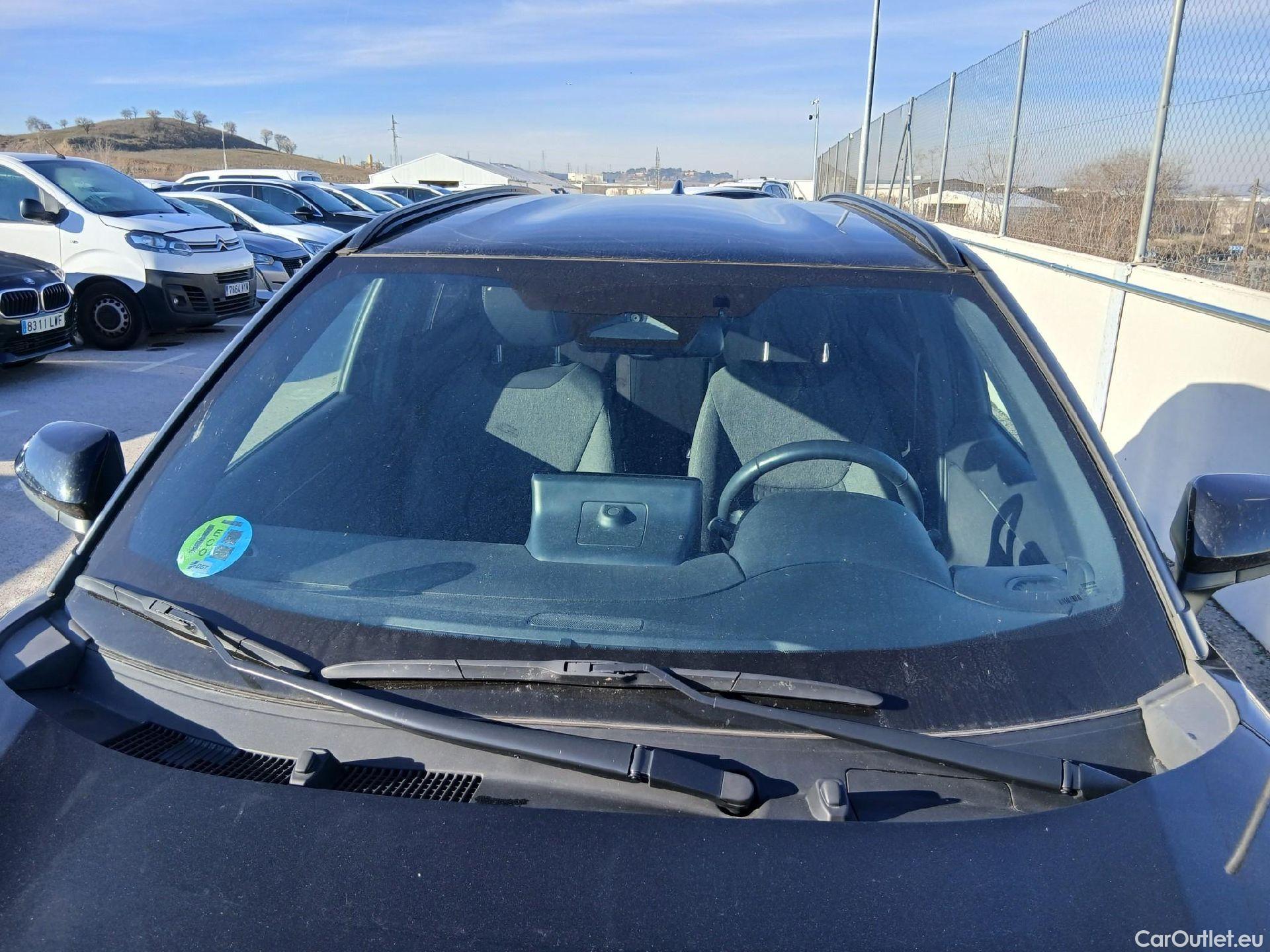  Toyota  Yaris Cross TOYOTA  / 2021 / 5P / todoterreno 1.5 120H Active Plus #2