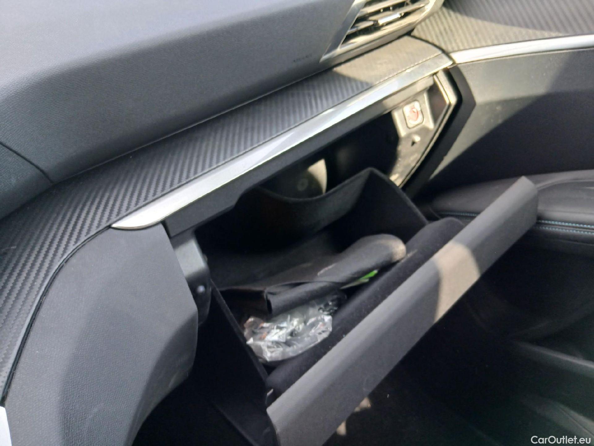  Peugeot  3008  Allure Pack 1.5 HDi 130CV AT8 E6d #2