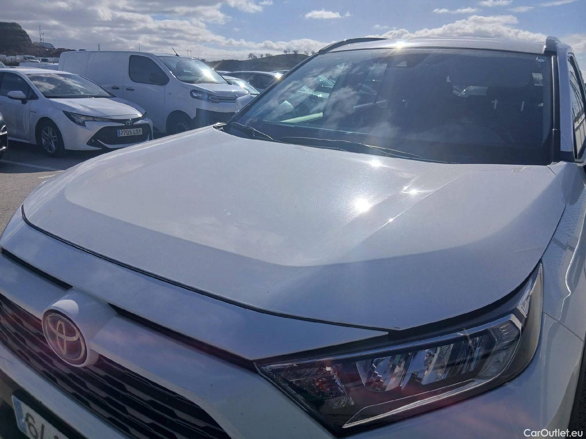  Toyota  RAV4 TOYOTA  / 2018 / 5P / todoterreno 2.5l 220H Advance #6
