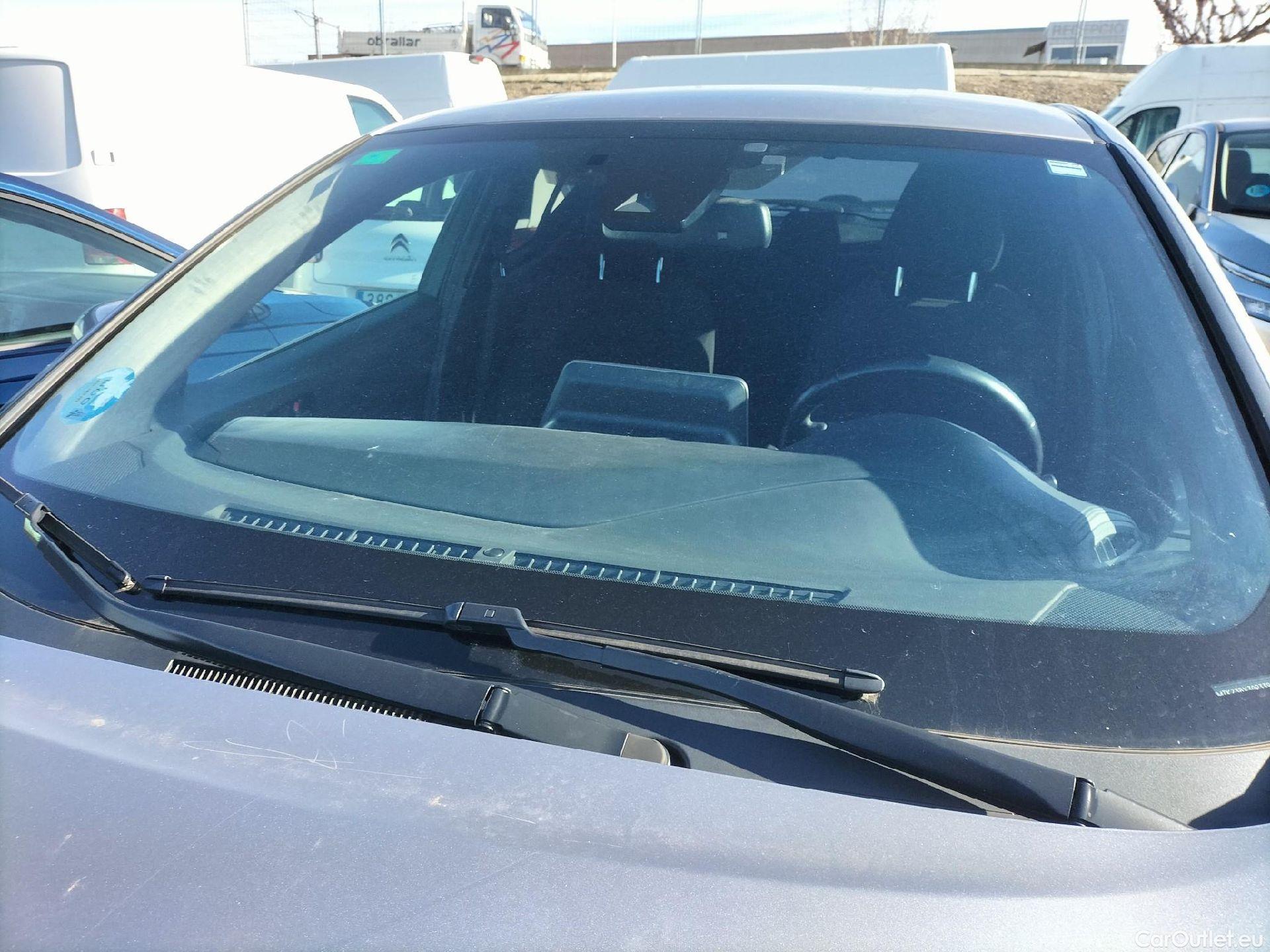  Toyota  C-HR TOYOTA  / 2016 / 5P / todoterreno 1.8 125H Advance (CX) #16