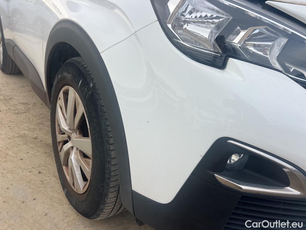  Peugeot  3008 PEUGEOT  / 2016 / 5P / todoterreno 1.2 PURETECH 96KW (130CV) ACTIVE S&S #23