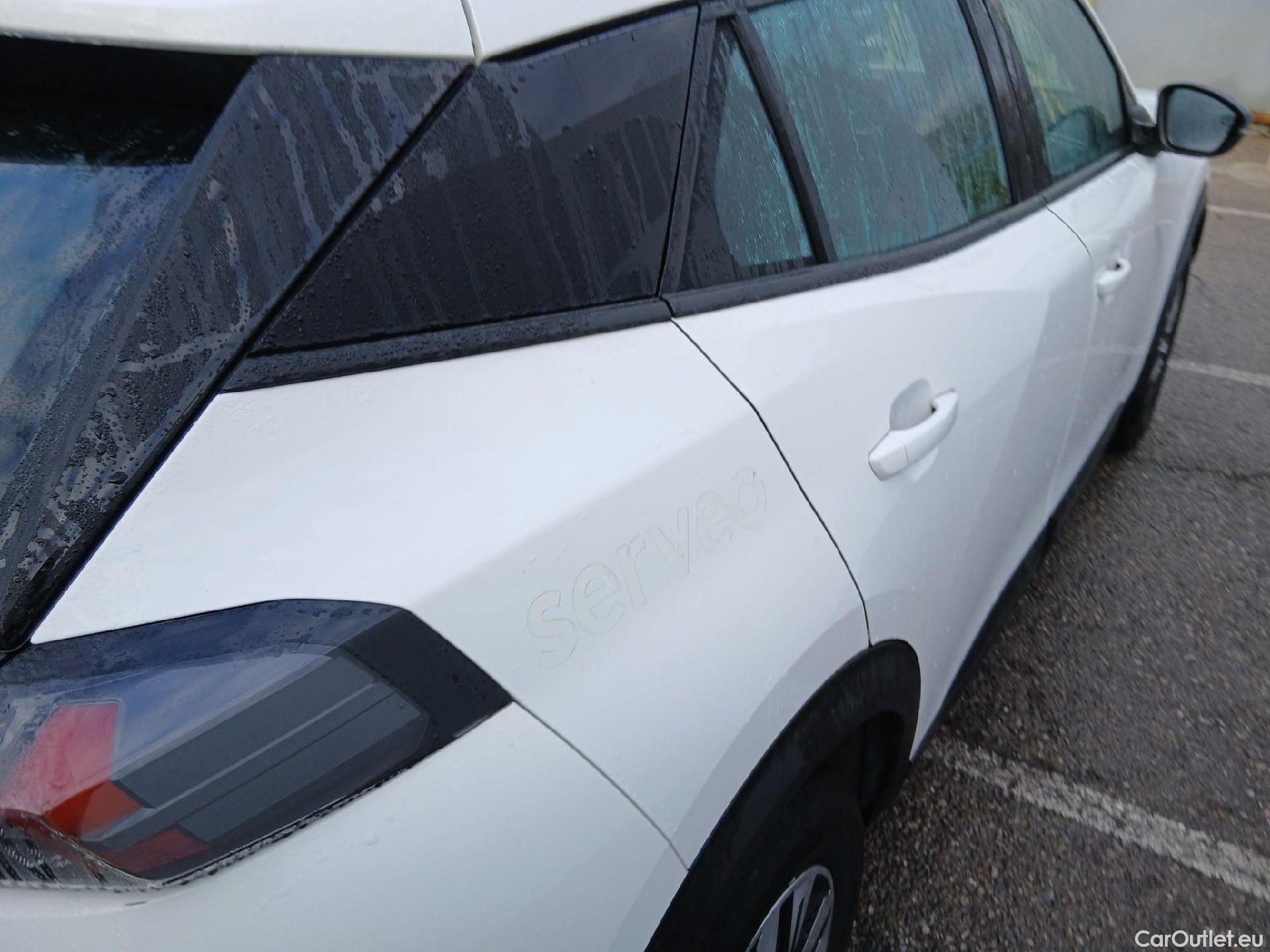  Peugeot  2008 PEUGEOT  / 2019 / 5P / todoterreno Active Puretech 100 S&S BVM6 #24