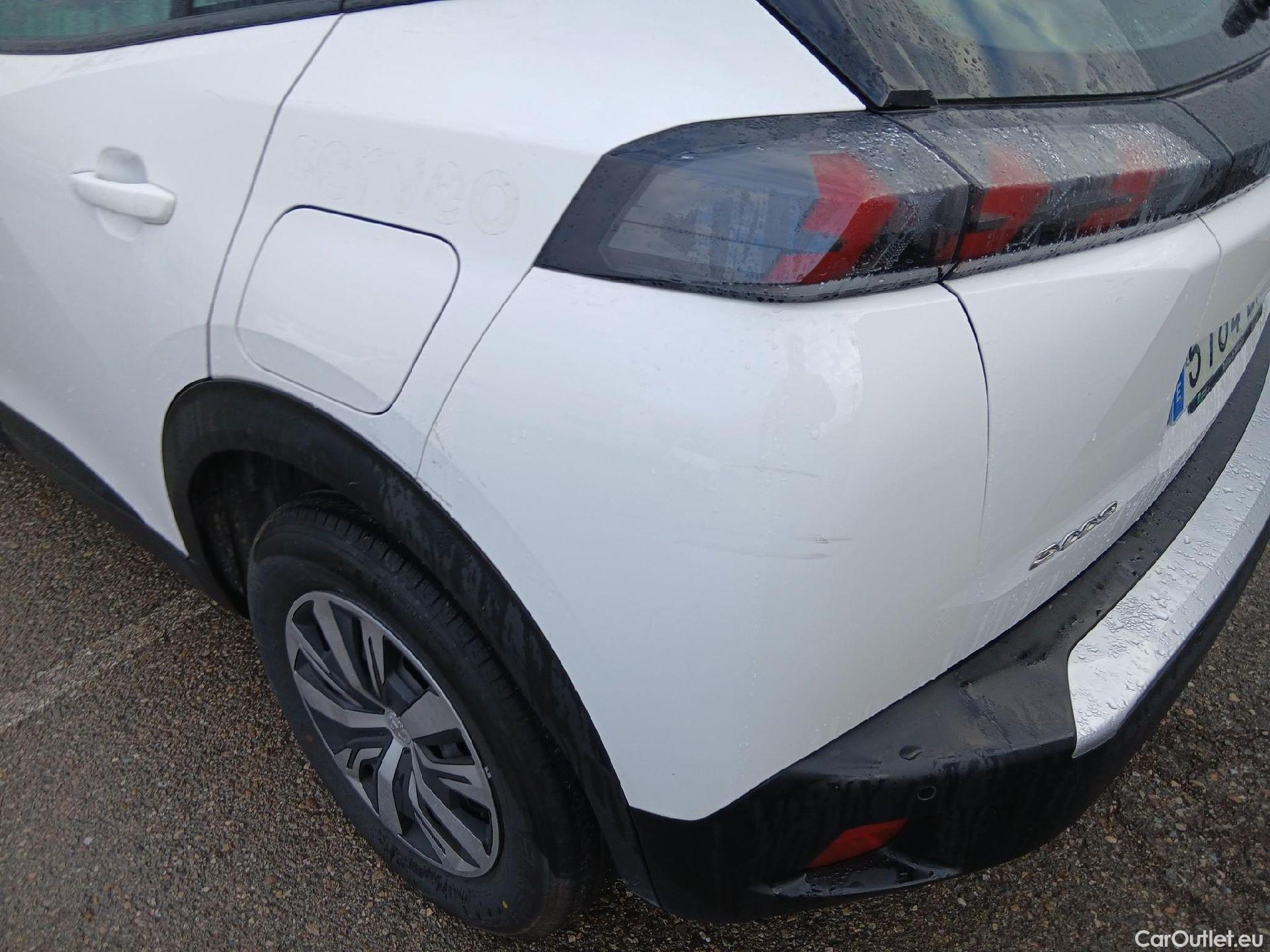  Peugeot  2008 PEUGEOT  / 2019 / 5P / todoterreno Active Puretech 100 S&S BVM6 #17