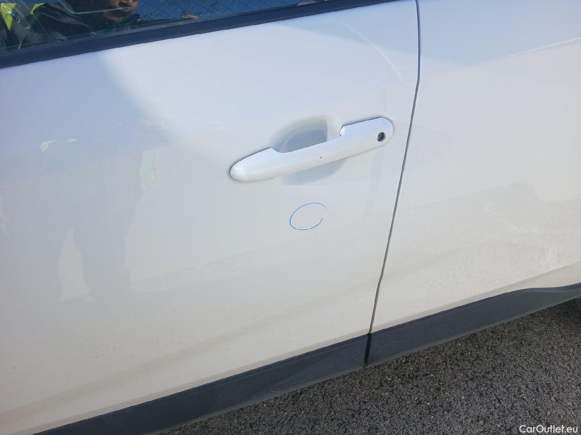  Toyota  RAV4 TOYOTA  / 2018 / 5P / todoterreno 2.5l 220H Advance #9