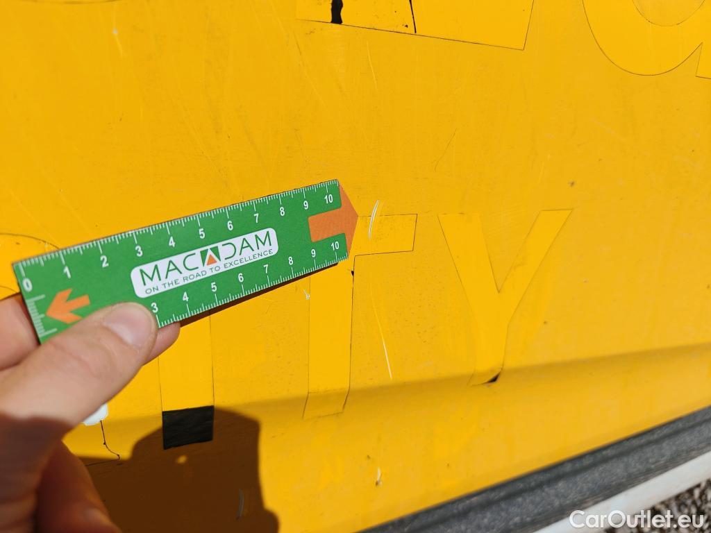  Renault  Clio RENAULT  / 2019 / 5P / berlina con portón Business Blue dCi 74kW (100CV) #28