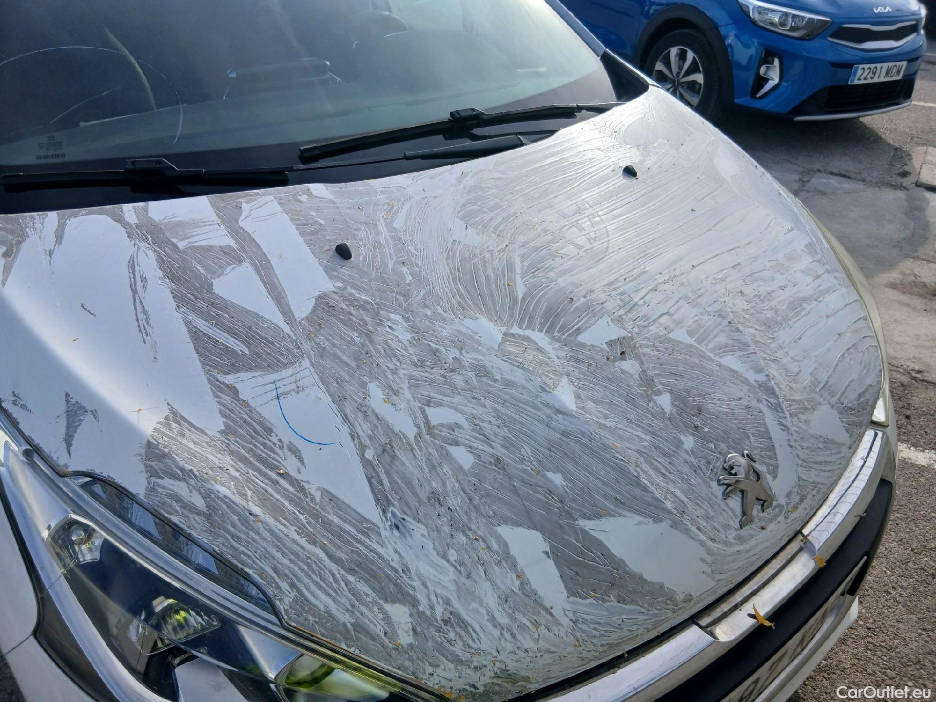  Peugeot  208 PEUGEOT  / 2015 / 5P / berlina con portón 5P ACTIVE BlueHDi 73kW (100CV) #6