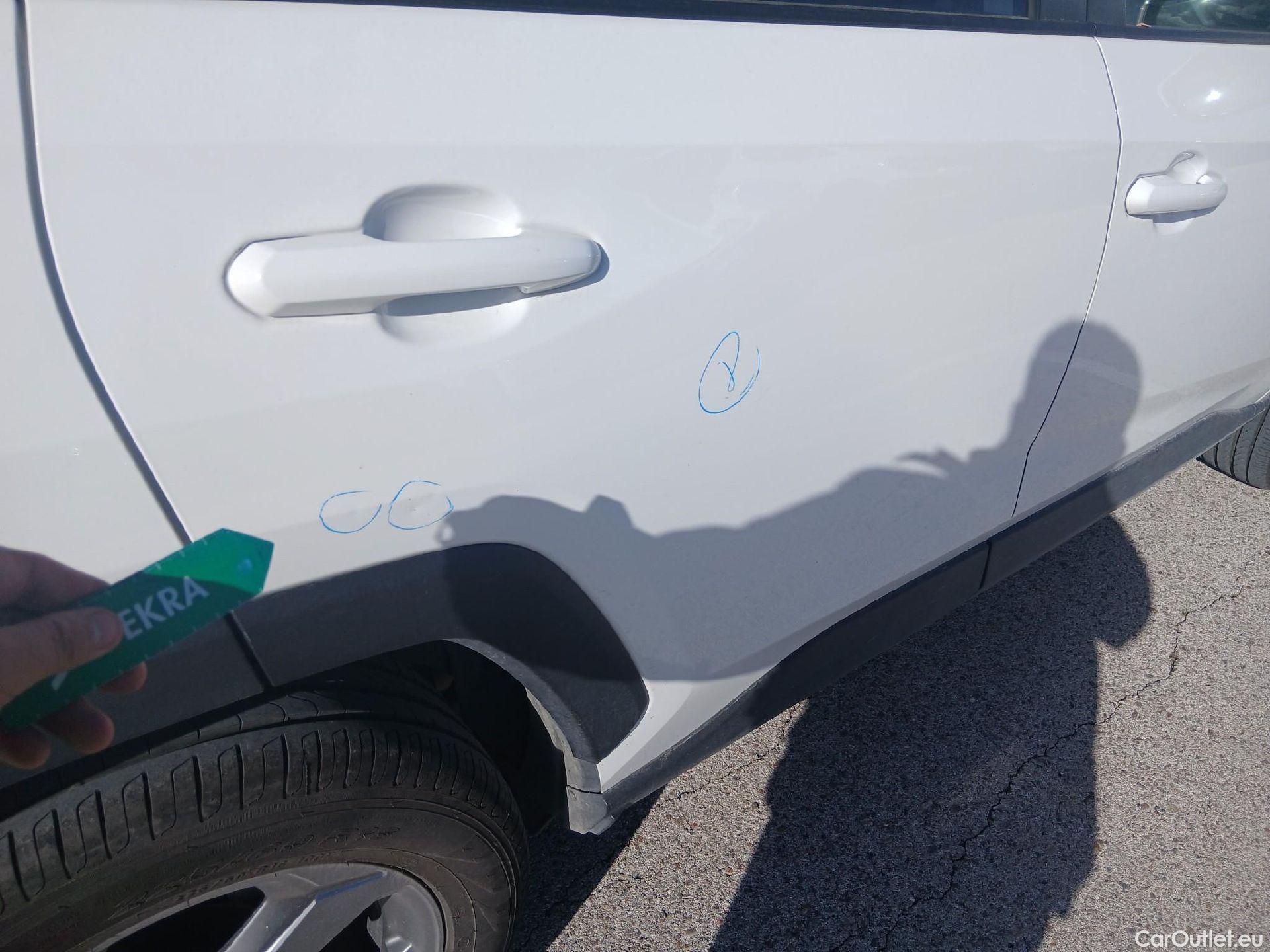  Toyota  RAV4 TOYOTA  / 2018 / 5P / todoterreno 2.5l 220H Advance #13