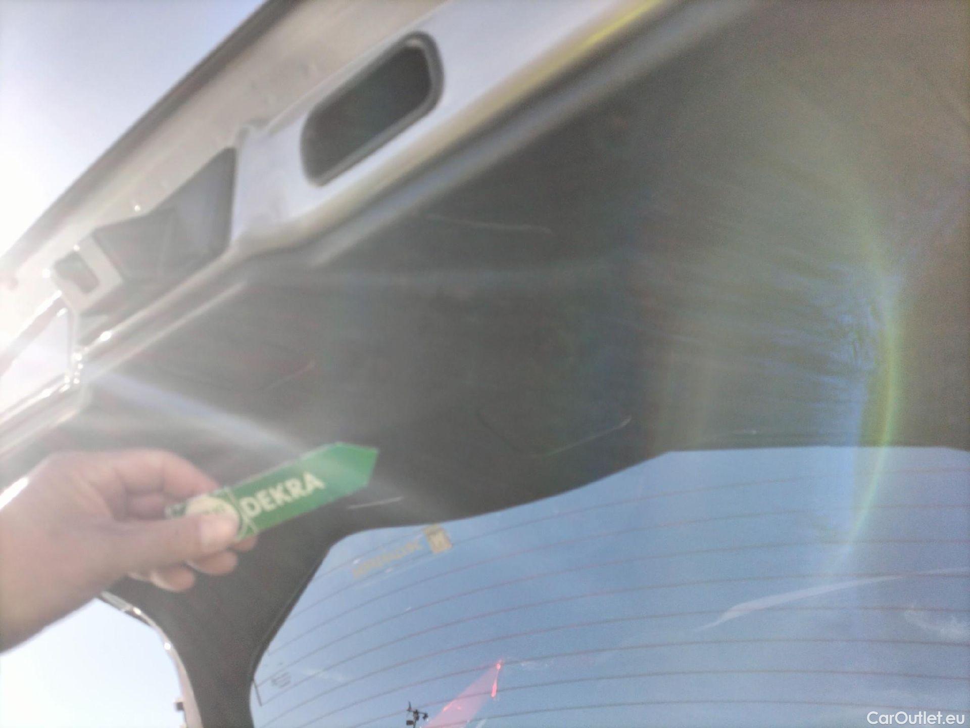  Toyota  C-HR TOYOTA  / 2016 / 5P / todoterreno 1.8 125H Advance (CX) #42