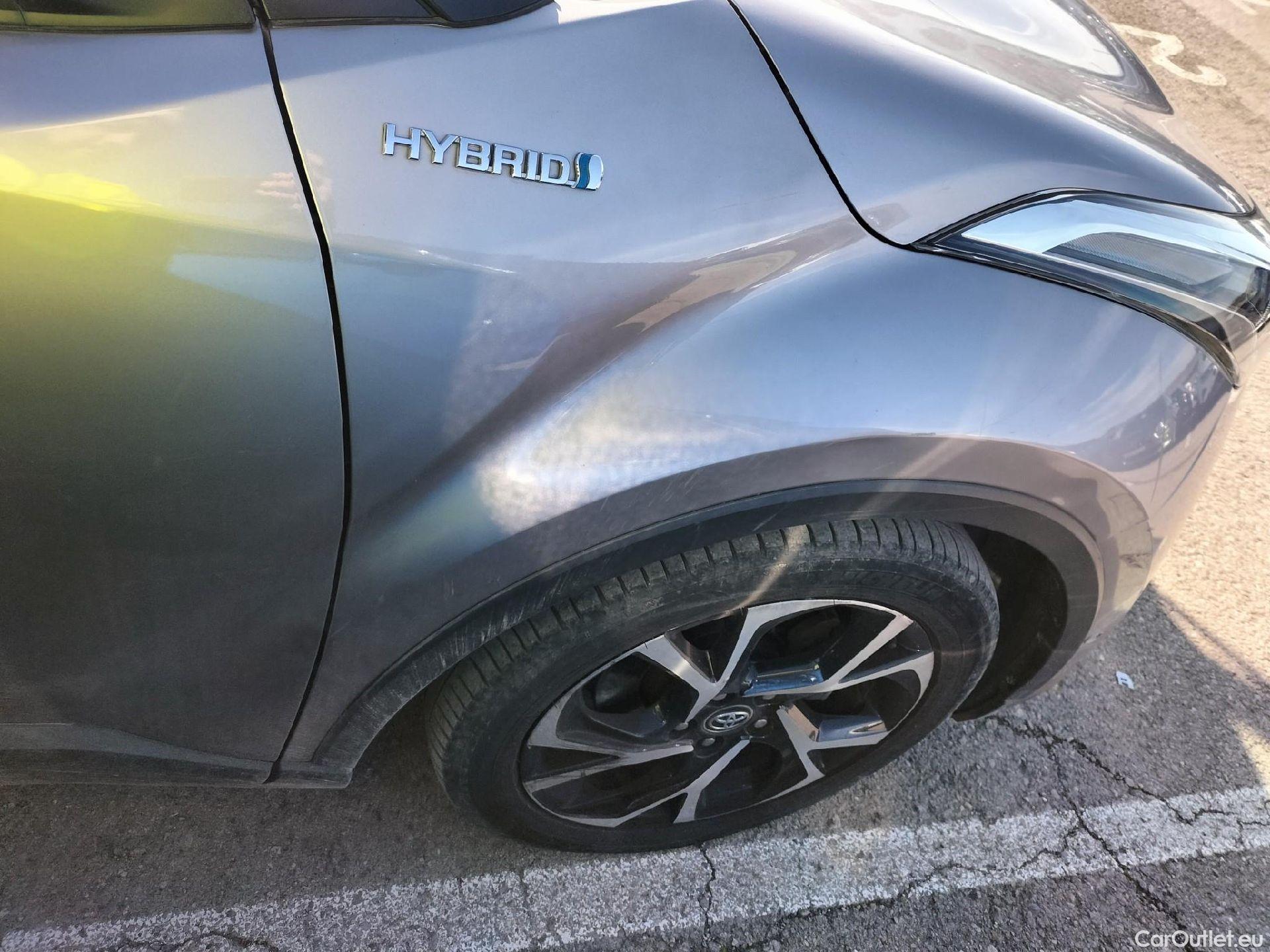  Toyota  C-HR TOYOTA  / 2016 / 5P / todoterreno 1.8 125H Advance (CX) #4