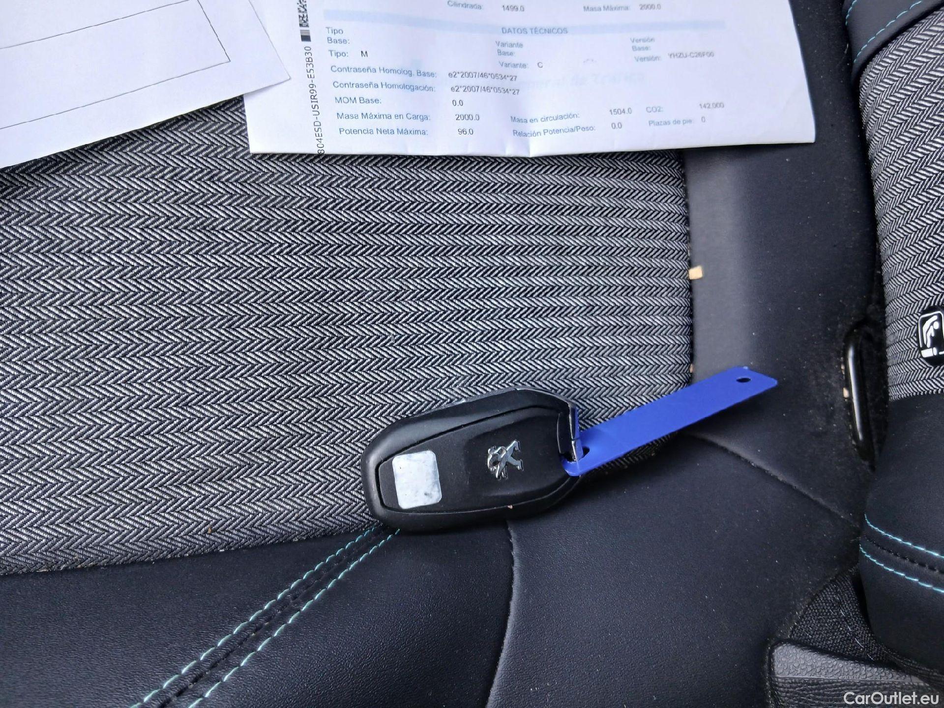  Peugeot  3008  Allure Pack 1.5 HDi 130CV AT8 E6d #1