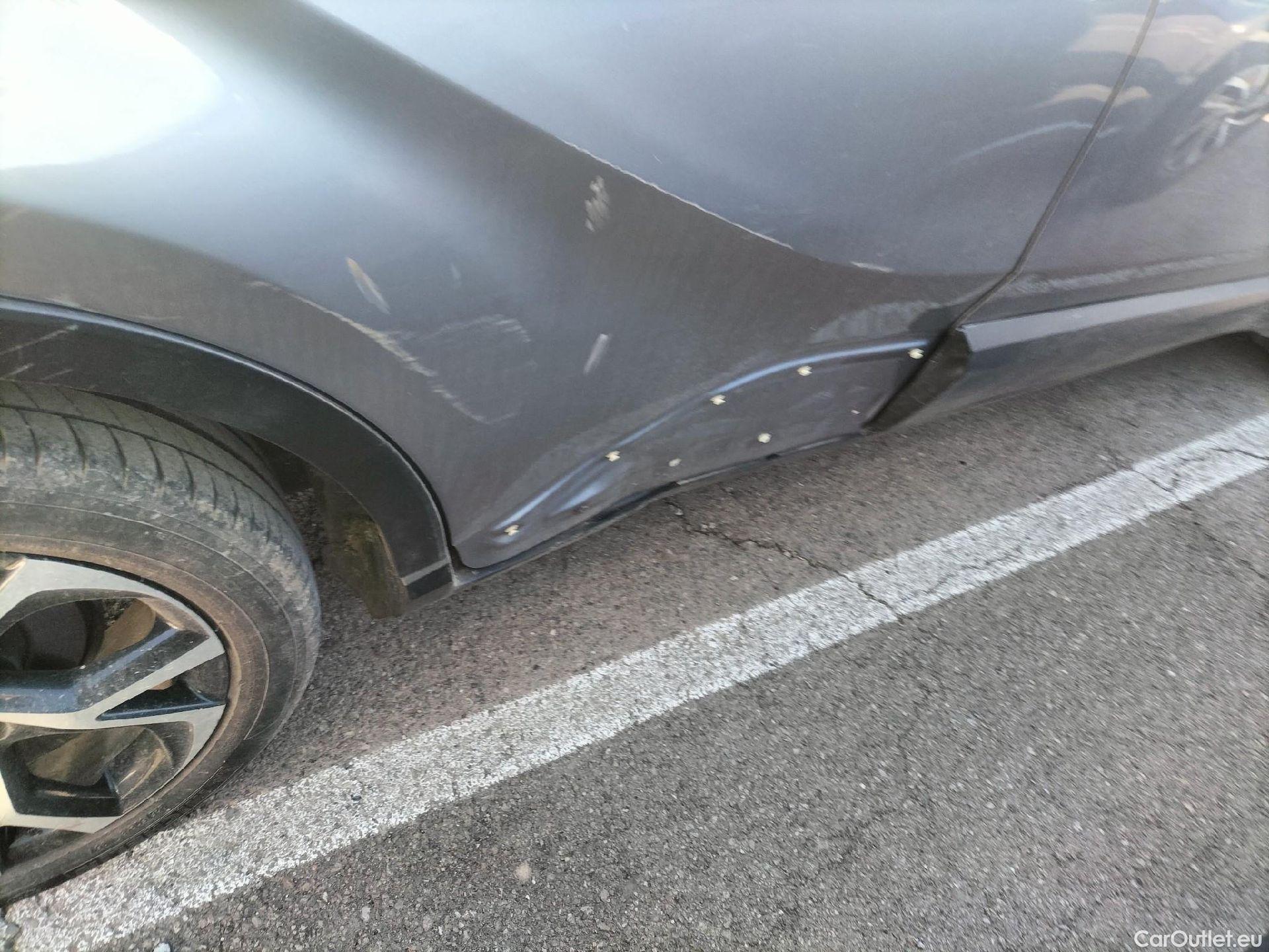  Toyota  C-HR TOYOTA  / 2016 / 5P / todoterreno 1.8 125H Advance (CX) #51