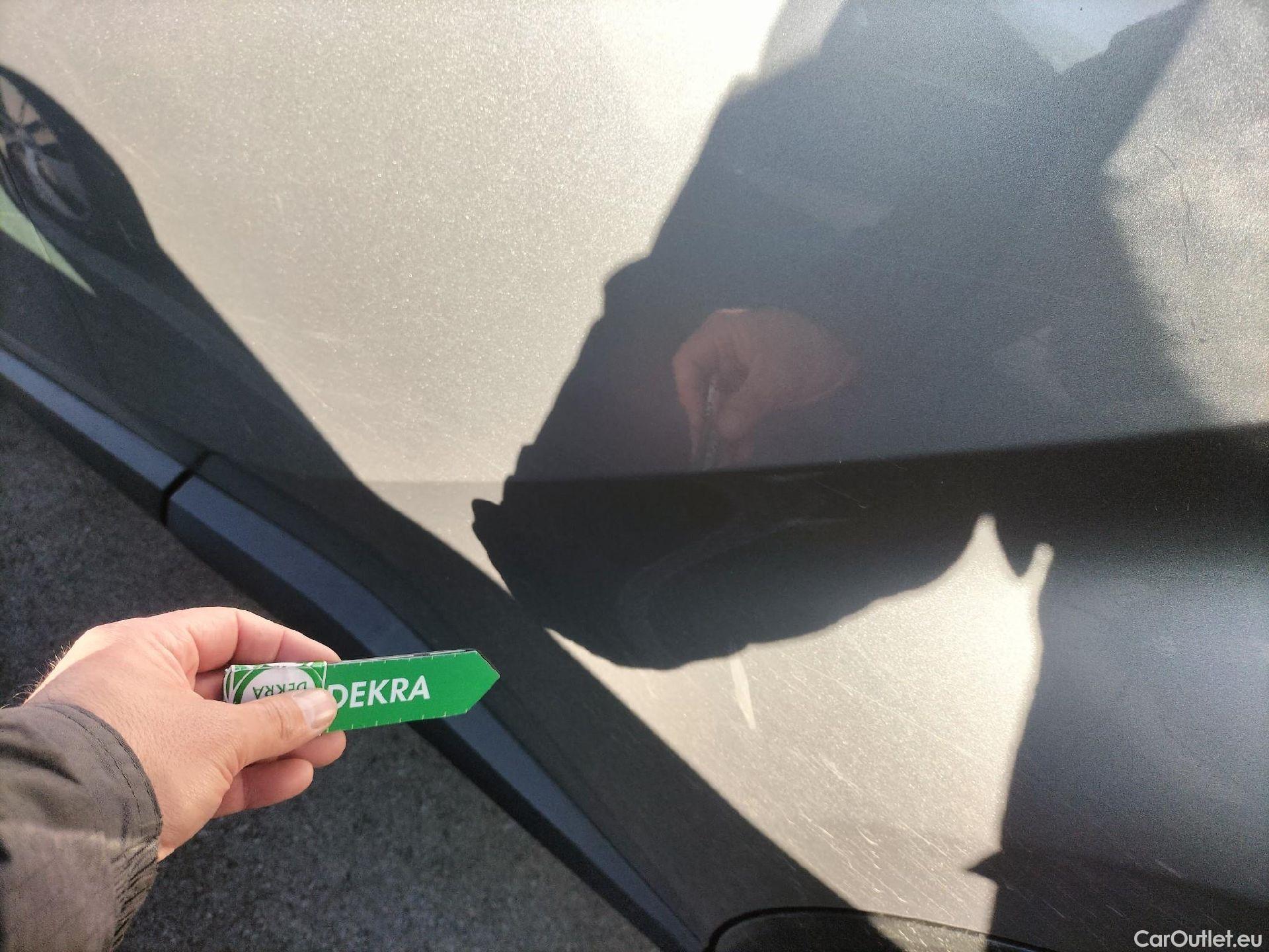  Toyota  C-HR TOYOTA  / 2016 / 5P / todoterreno 1.8 125H Advance (CX) #23