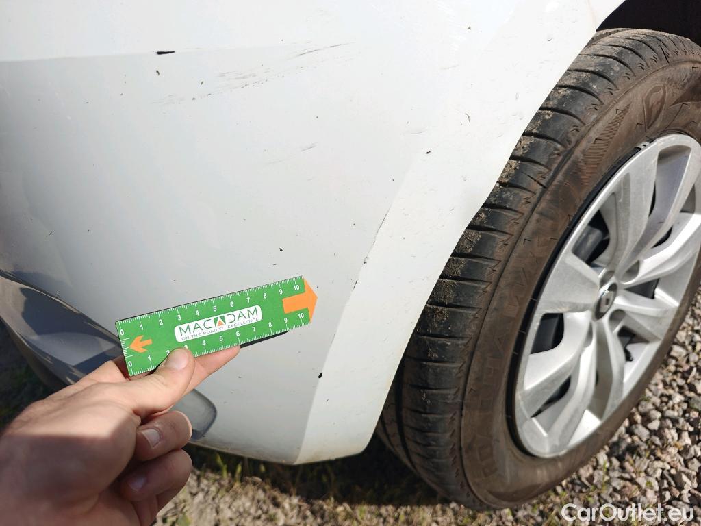  Renault  Clio RENAULT  / 2019 / 5P / berlina con portón Business Blue dCi 74kW (100CV) #50