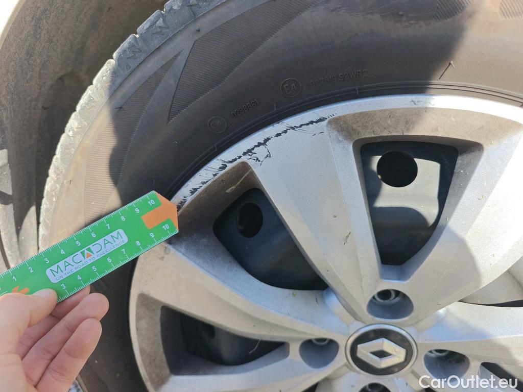  Renault  Clio RENAULT  / 2019 / 5P / berlina con portón Business Blue dCi 74kW (100CV) #65