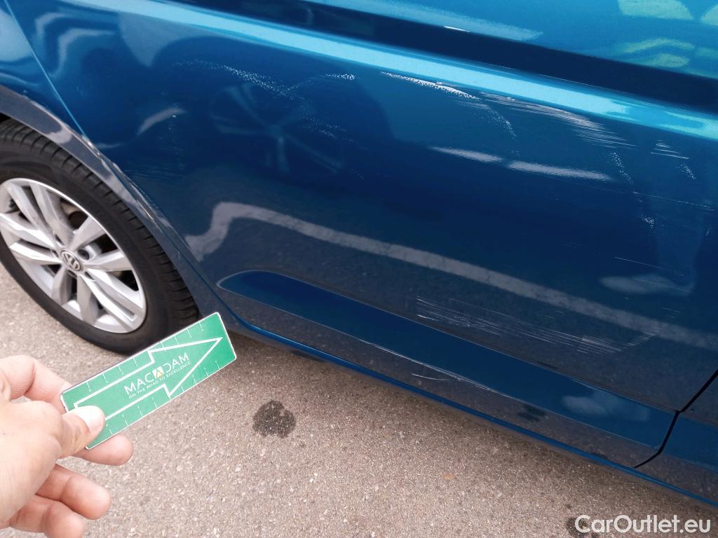  Volkswagen  Touran VOLKSWAGEN  / 2015 / 5P / monovolumen compacto Advance 1.6 TDI 85kW (115CV) DSG #30