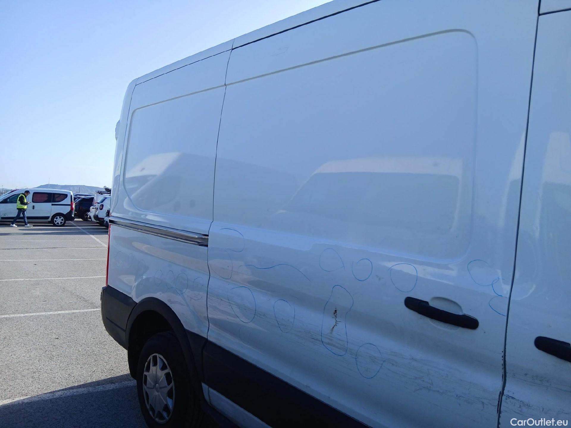  Ford  Transit FORD  / 2013 / 4P / furgón 310 96kW L2H2 Van Trend Delantera #48