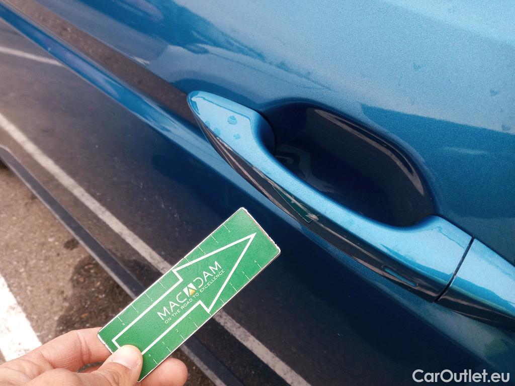  Volkswagen  Touran VOLKSWAGEN  / 2015 / 5P / monovolumen compacto Advance 1.6 TDI 85kW (115CV) DSG #44