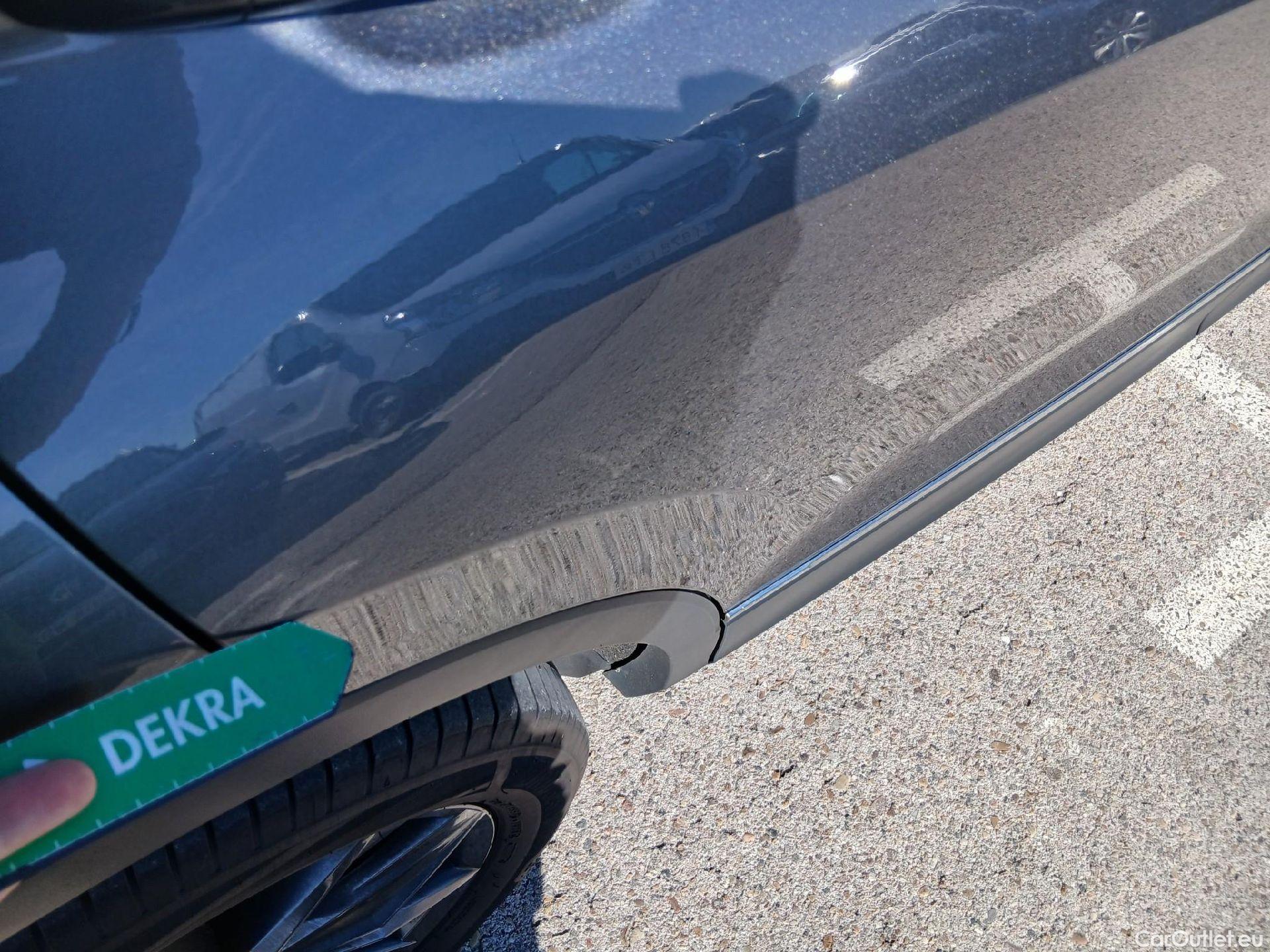  Volkswagen  Tiguan VOLKSWAGEN  Allspace / 2021 / 5P / todoterreno Life 2.0 TDI 110kW (150CV) DSG #23