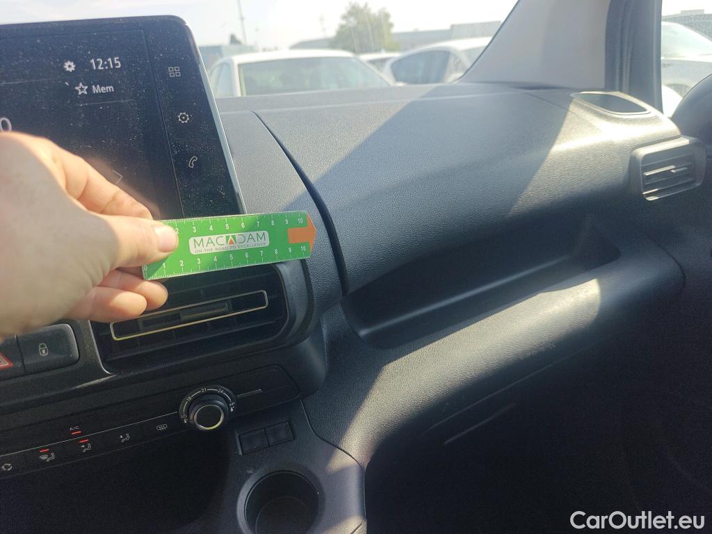  Opel  Combo OPEL  Life / 2018 / 5P / monovolumen compacto 1.5 TD 75kW (100CV) S/S Selective L #23