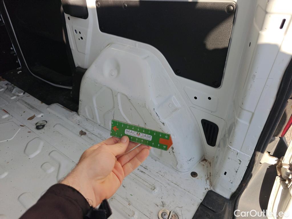  Fiat  Doblo FIAT Doblò Cargo/2015/4P/furgón derivado de turismo Cargo SX 1.6 Mjet 66kW (90CV) #15