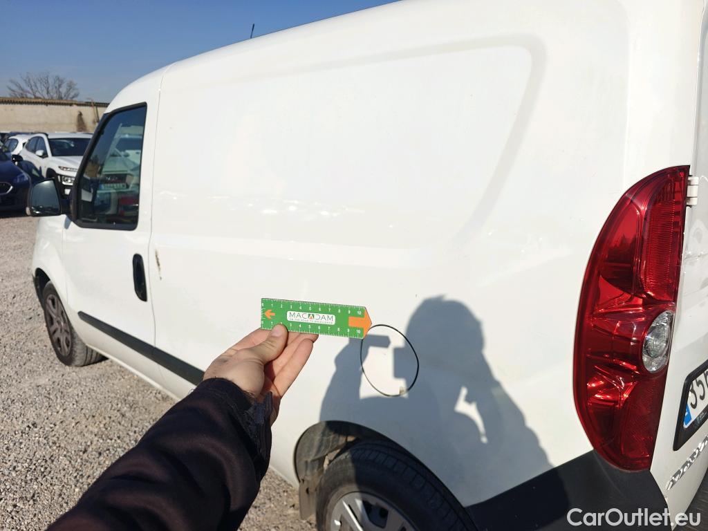  Fiat  Doblo FIAT Doblò Cargo/2015/4P/furgón derivado de turismo Cargo SX 1.6 Mjet 66kW (90CV) #33