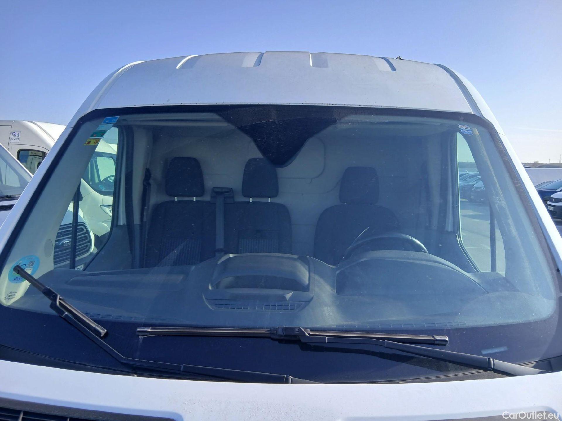  Ford  Transit FORD  / 2013 / 4P / furgón 310 96kW L2H2 Van Trend Delantera #2