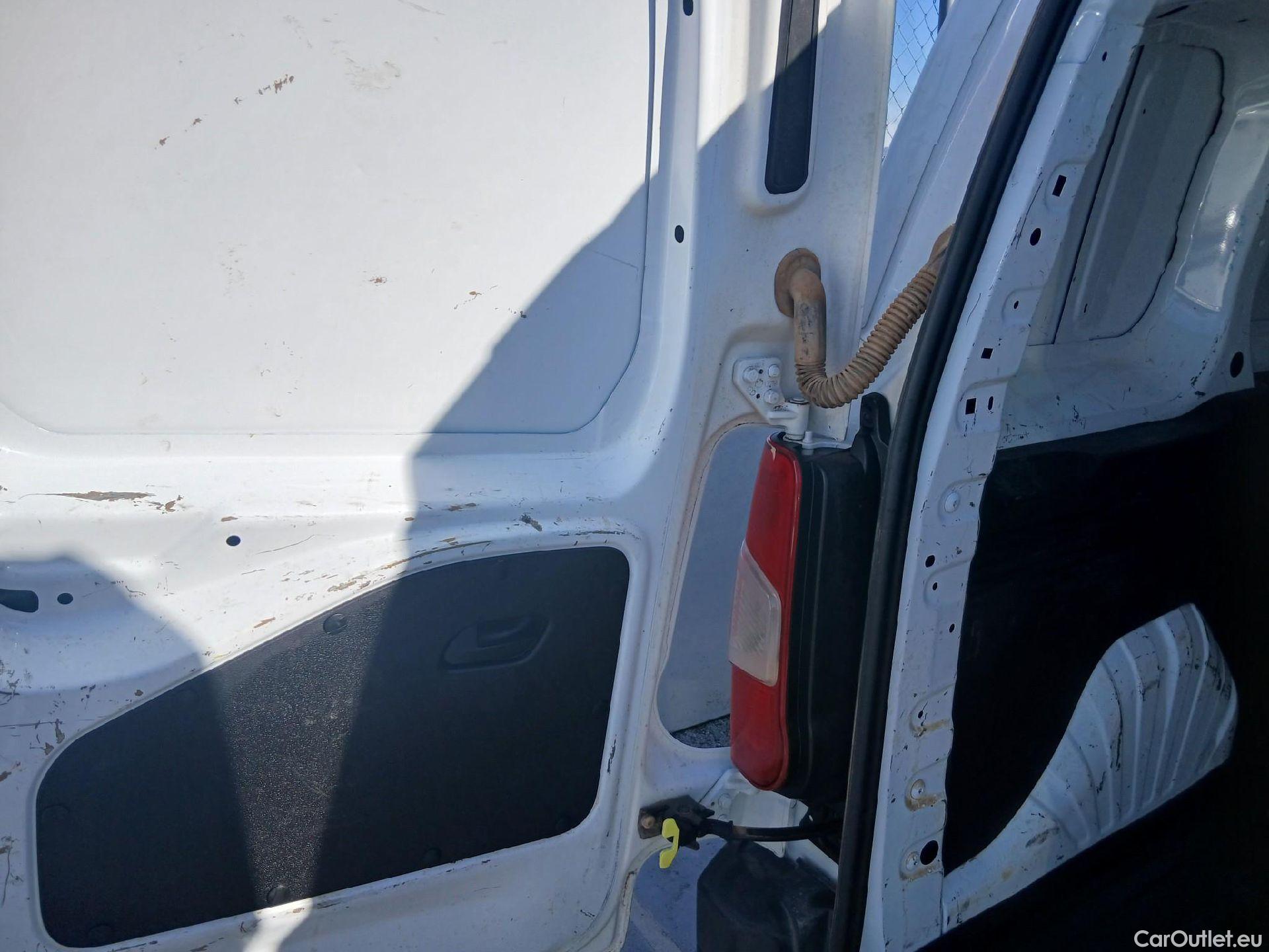  Citroen  Berlingo CITROEN  / 2018 / 3P / furgón derivado de turismo Talla M BlueHDi 100 CONTROL #4