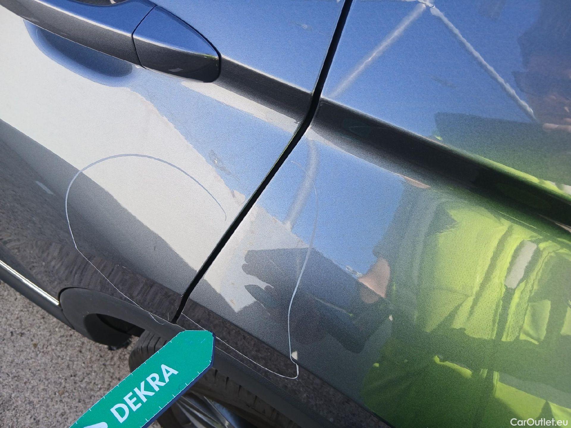  Volkswagen  Tiguan VOLKSWAGEN  Allspace / 2021 / 5P / todoterreno Life 2.0 TDI 110kW (150CV) DSG #15