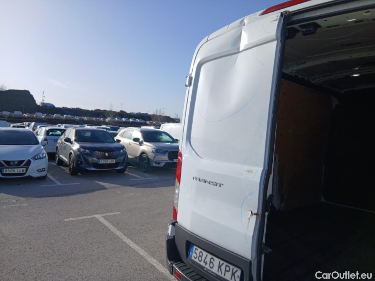  Ford  Transit FORD  / 2013 / 4P / furgón 310 96kW L2H2 Van Trend Delantera #24