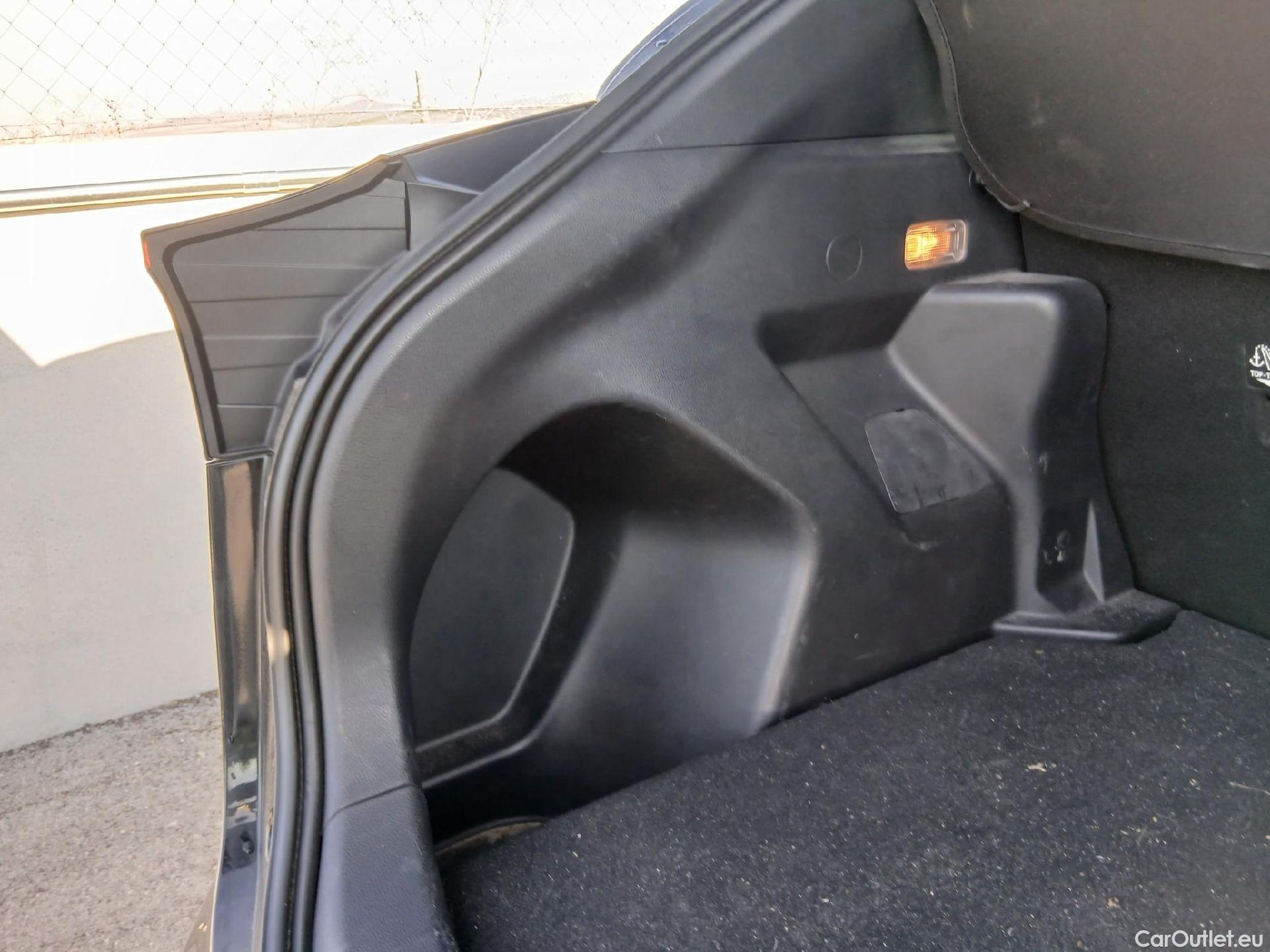  Toyota  Yaris Cross TOYOTA  / 2021 / 5P / todoterreno 1.5 120H Active Plus #29