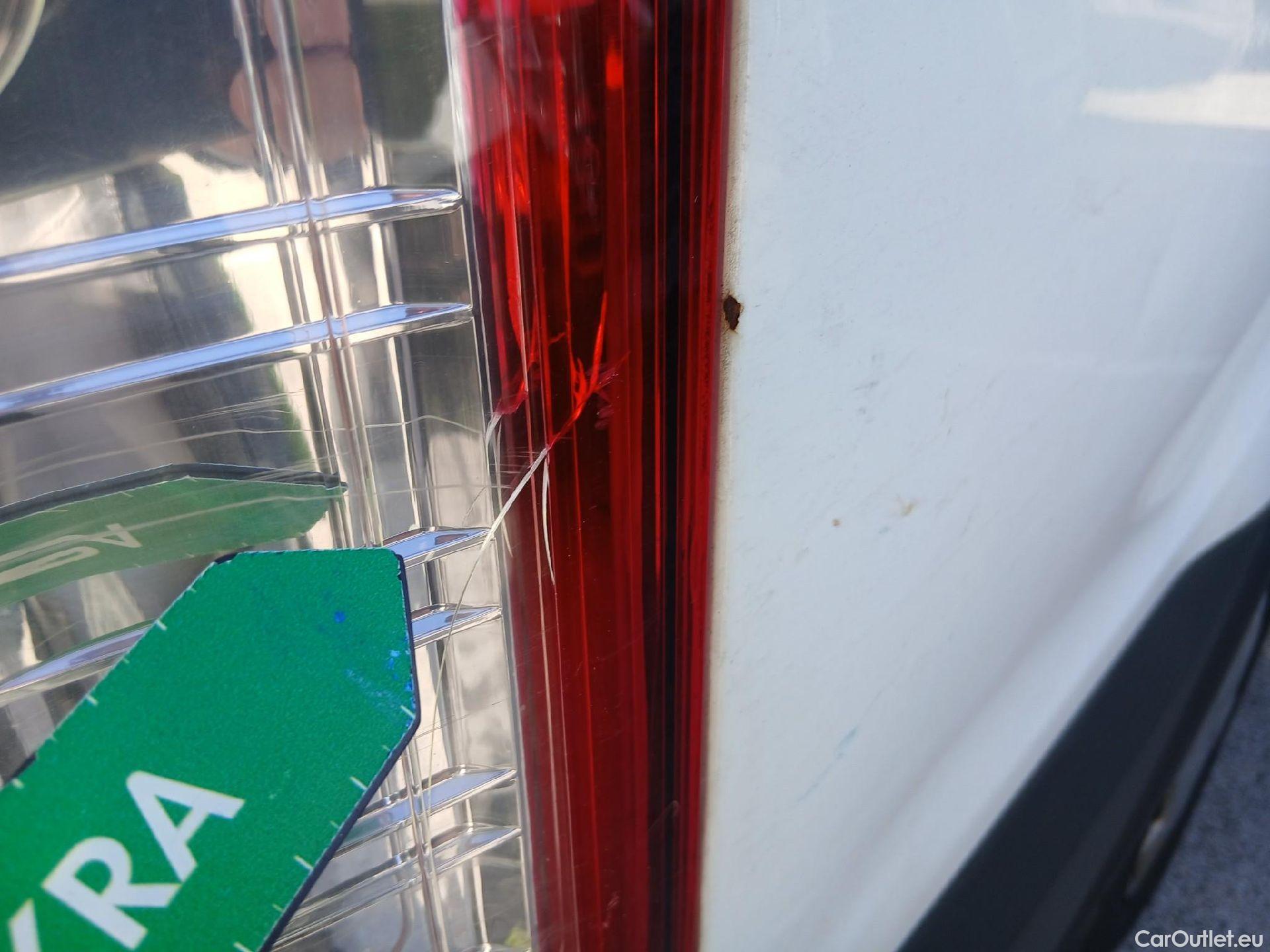  Ford  Transit FORD  / 2013 / 4P / furgón 310 96kW L2H2 Van Trend Delantera #37