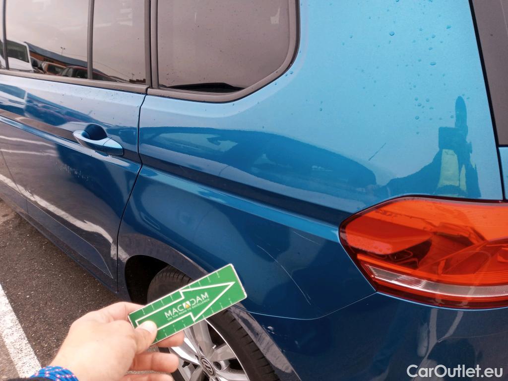  Volkswagen  Touran VOLKSWAGEN  / 2015 / 5P / monovolumen compacto Advance 1.6 TDI 85kW (115CV) DSG #18