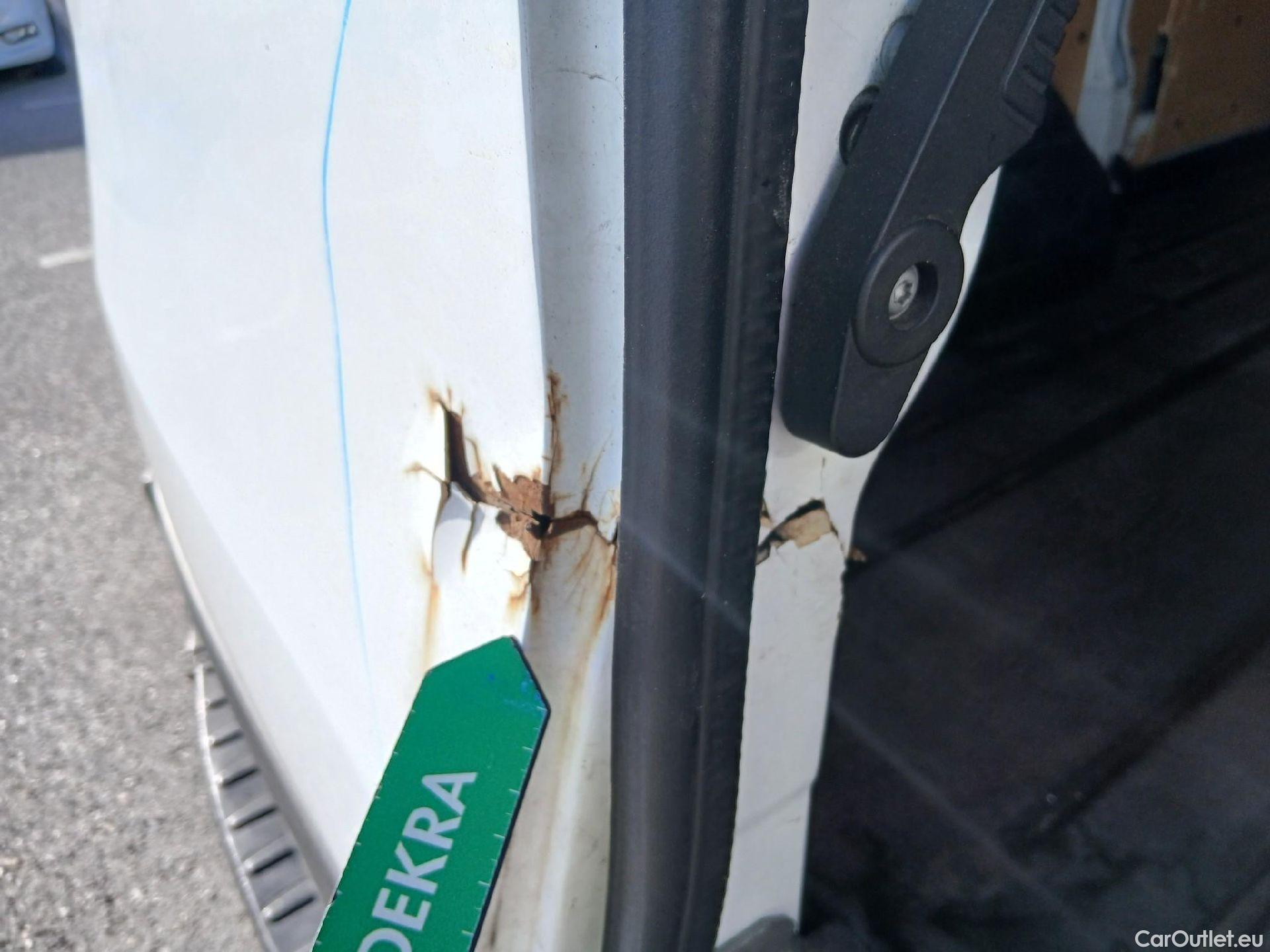  Ford  Transit FORD  / 2013 / 4P / furgón 310 96kW L2H2 Van Trend Delantera #23