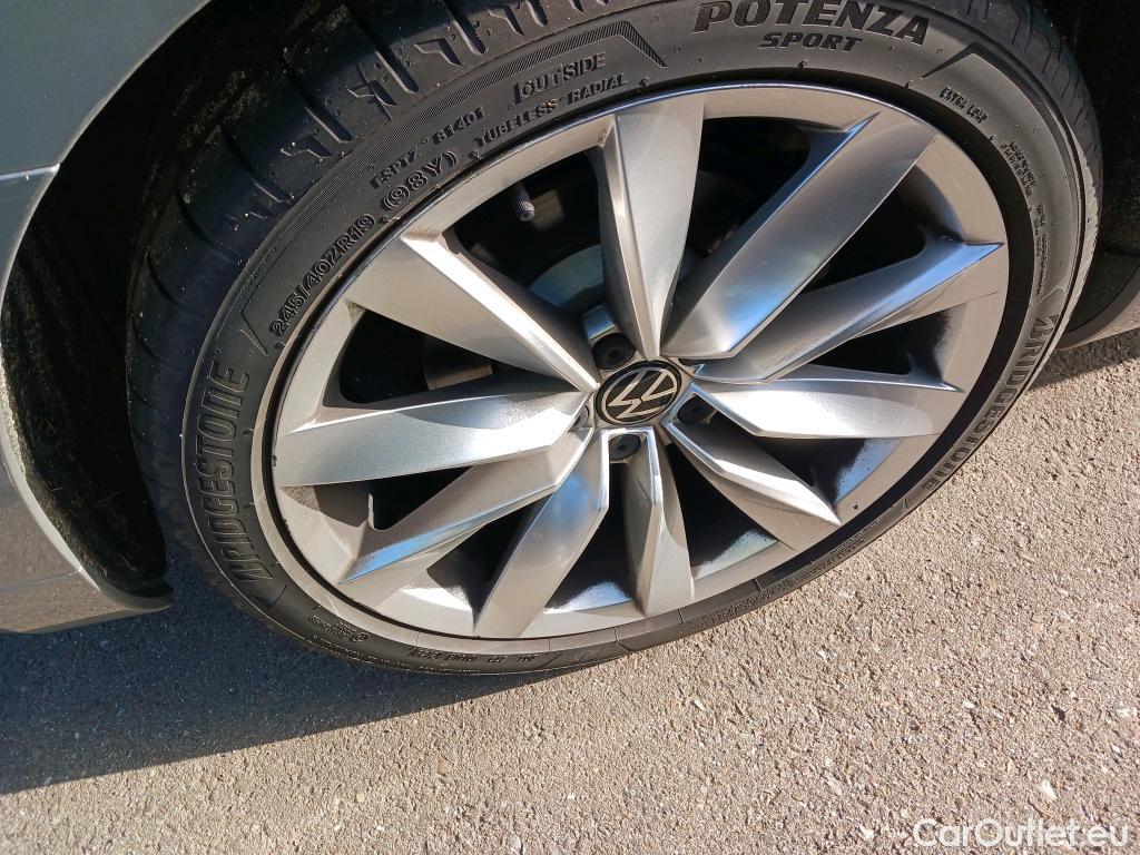  Volkswagen  Arteon VOLKSWAGEN  / 2020 / 5P / berlina con portón Elegance 2.0 TDI 110kW (150CV) DSG #15