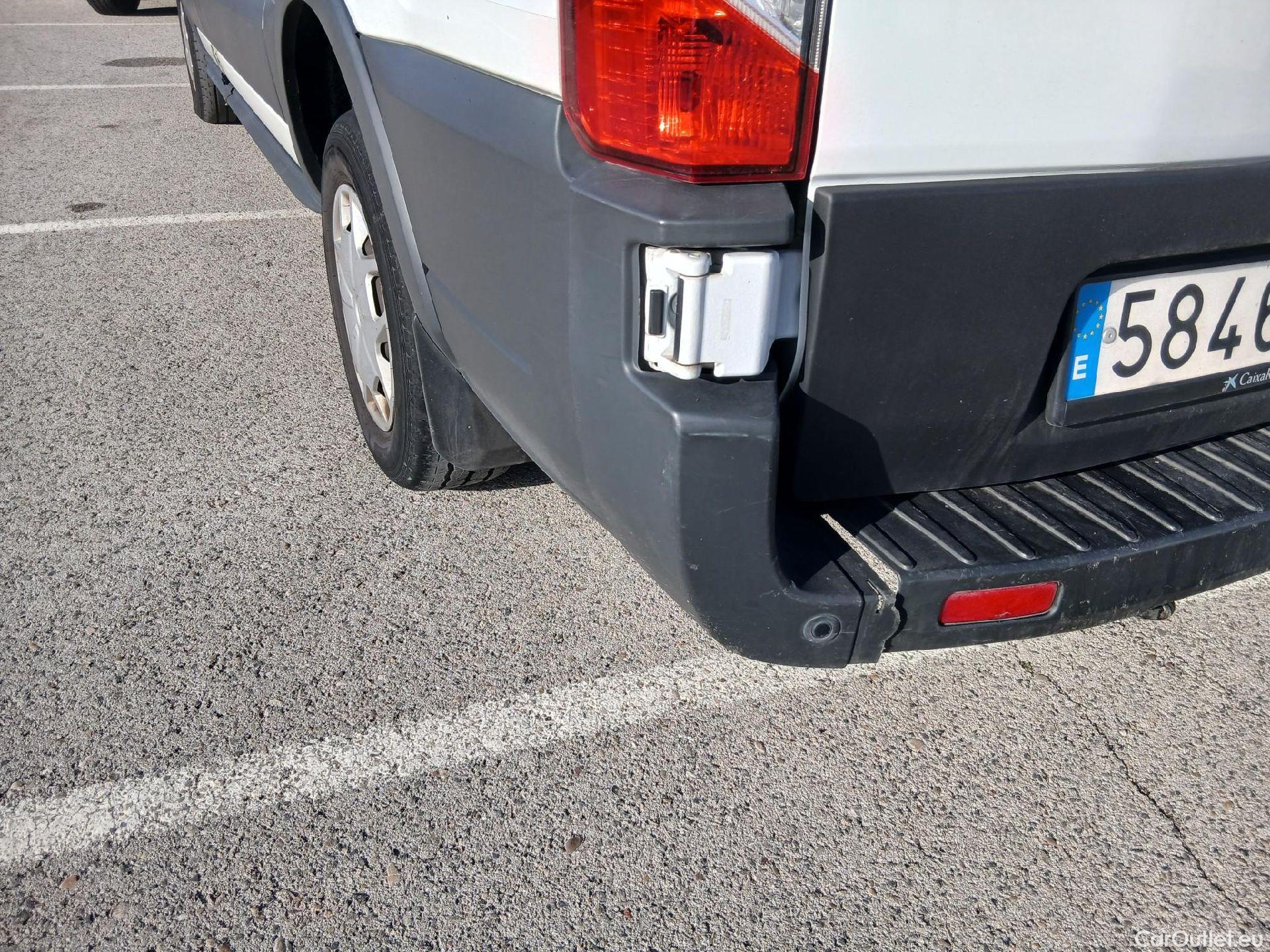  Ford  Transit FORD  / 2013 / 4P / furgón 310 96kW L2H2 Van Trend Delantera #18