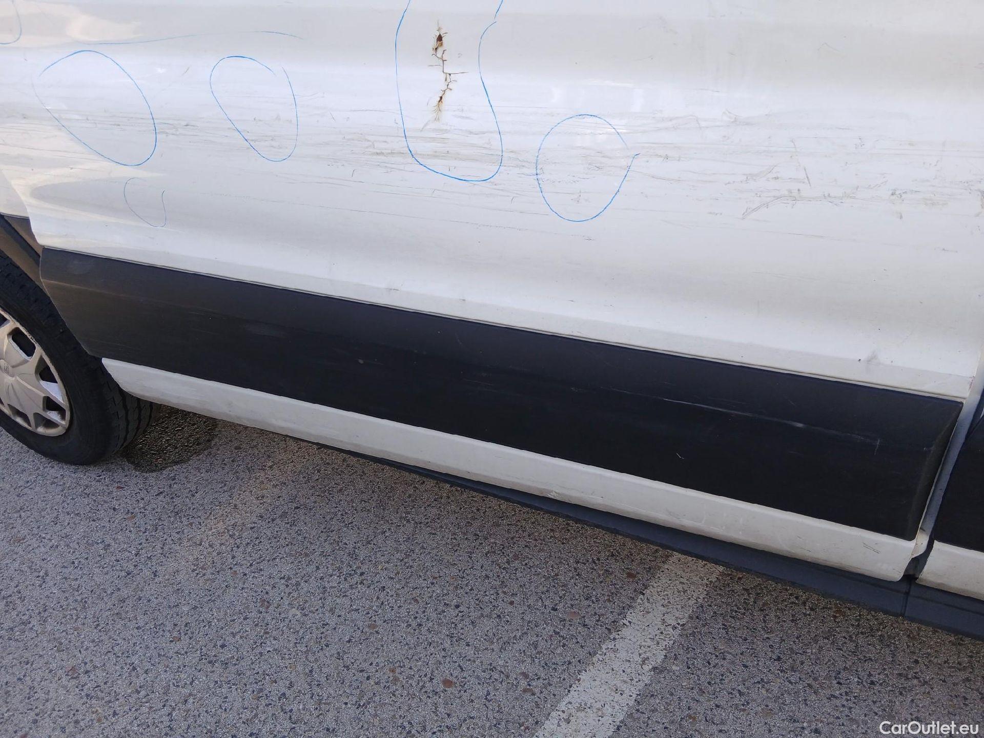  Ford  Transit FORD  / 2013 / 4P / furgón 310 96kW L2H2 Van Trend Delantera #51