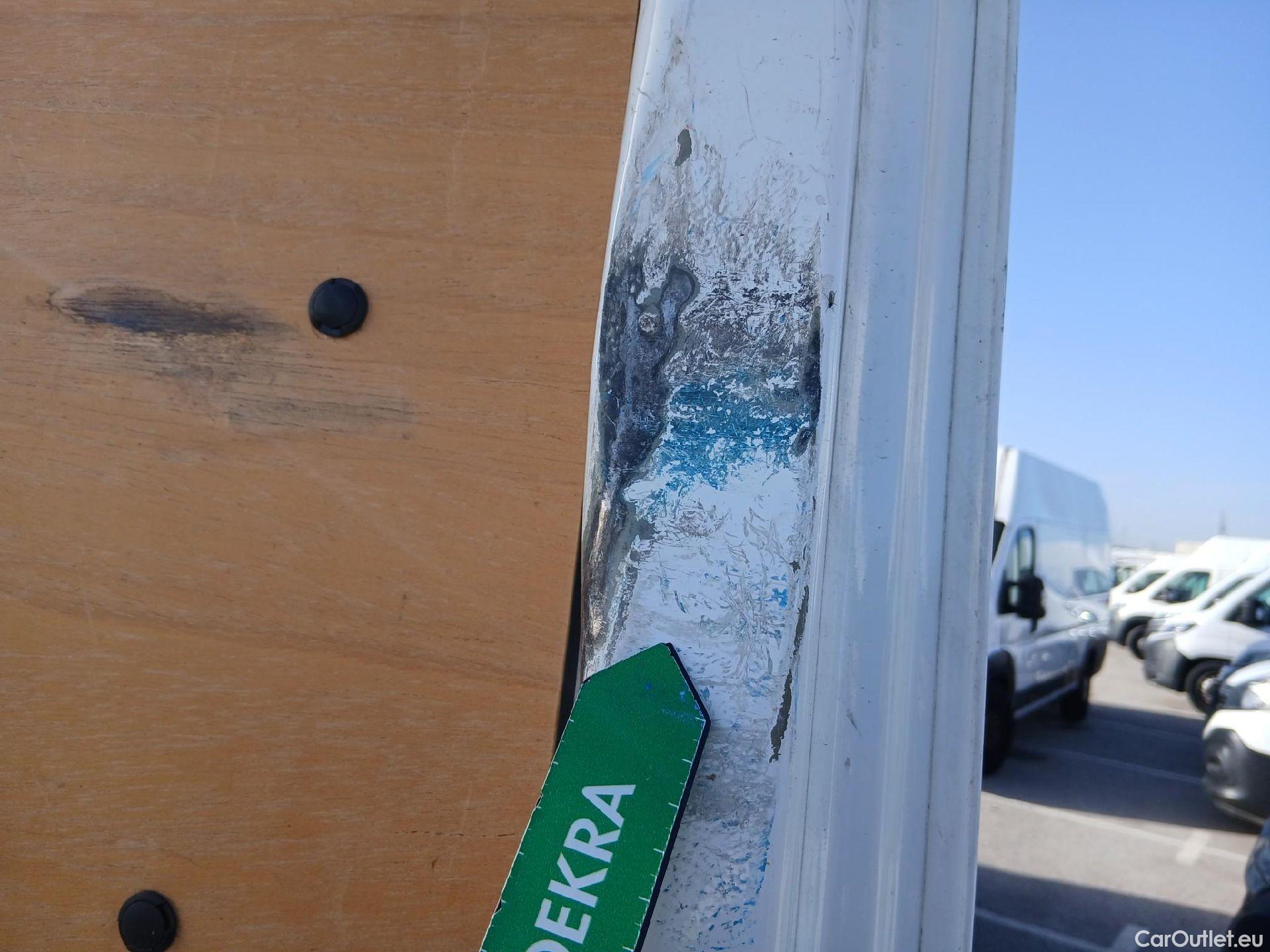  Ford  Transit FORD  / 2013 / 4P / furgón 310 96kW L2H2 Van Trend Delantera #32