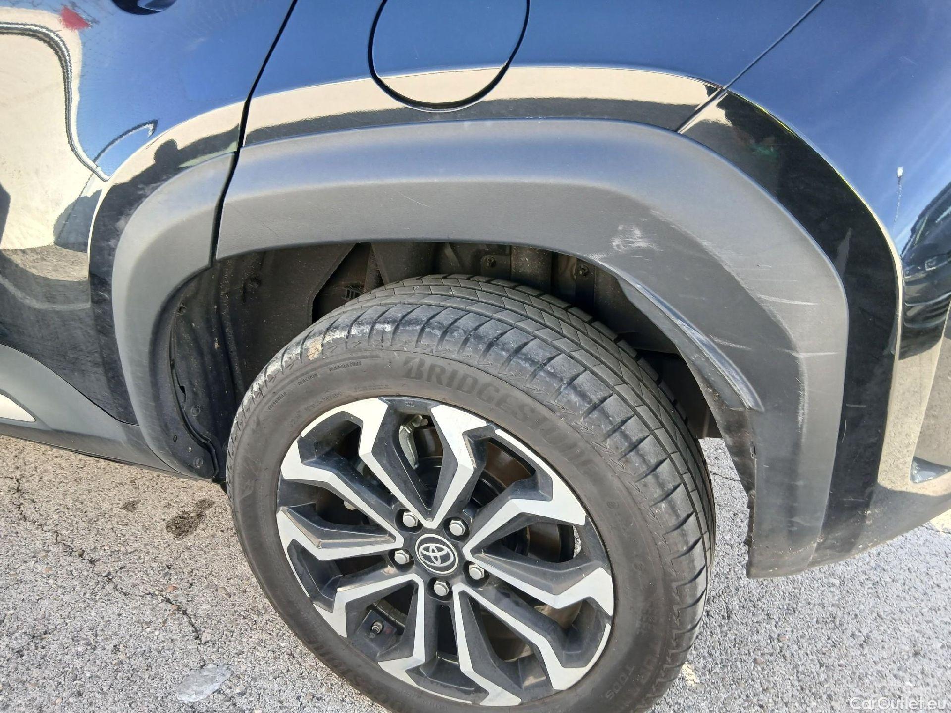  Toyota  Yaris Cross TOYOTA  / 2021 / 5P / todoterreno 1.5 120H Active Plus #17