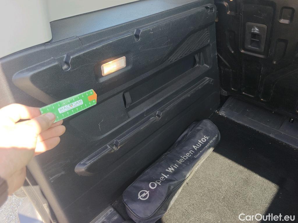  Opel  Combo OPEL  Life / 2018 / 5P / monovolumen compacto 1.5 TD 75kW (100CV) S/S Selective L #26