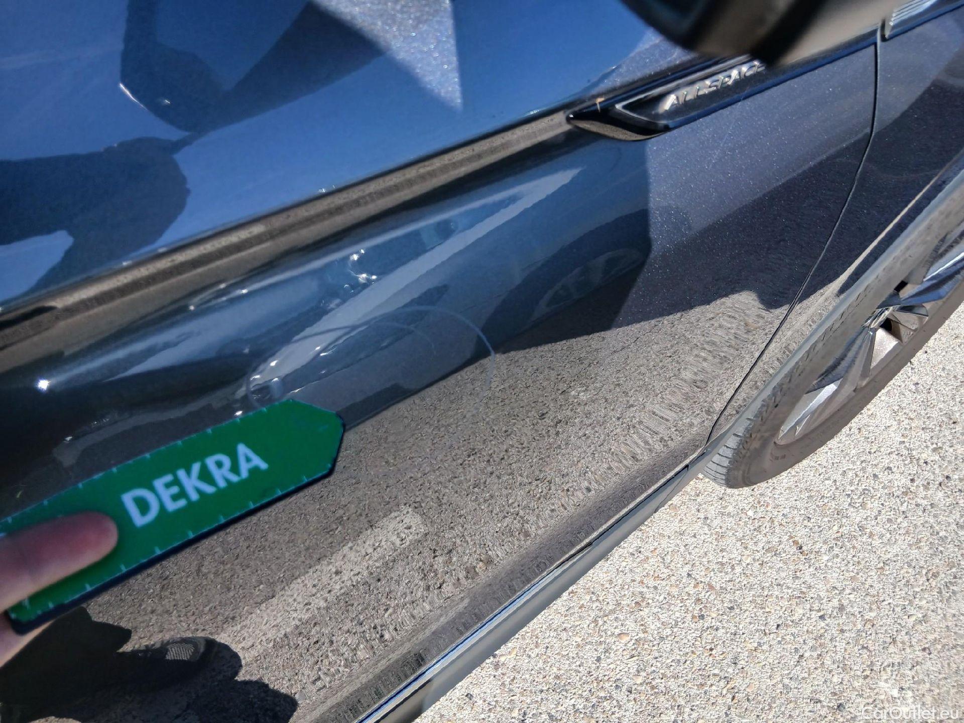  Volkswagen  Tiguan VOLKSWAGEN  Allspace / 2021 / 5P / todoterreno Life 2.0 TDI 110kW (150CV) DSG #25