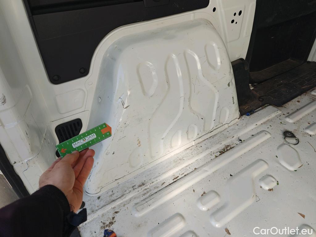  Fiat  Doblo FIAT Doblò Cargo/2015/4P/furgón derivado de turismo Cargo SX 1.6 Mjet 66kW (90CV) #17