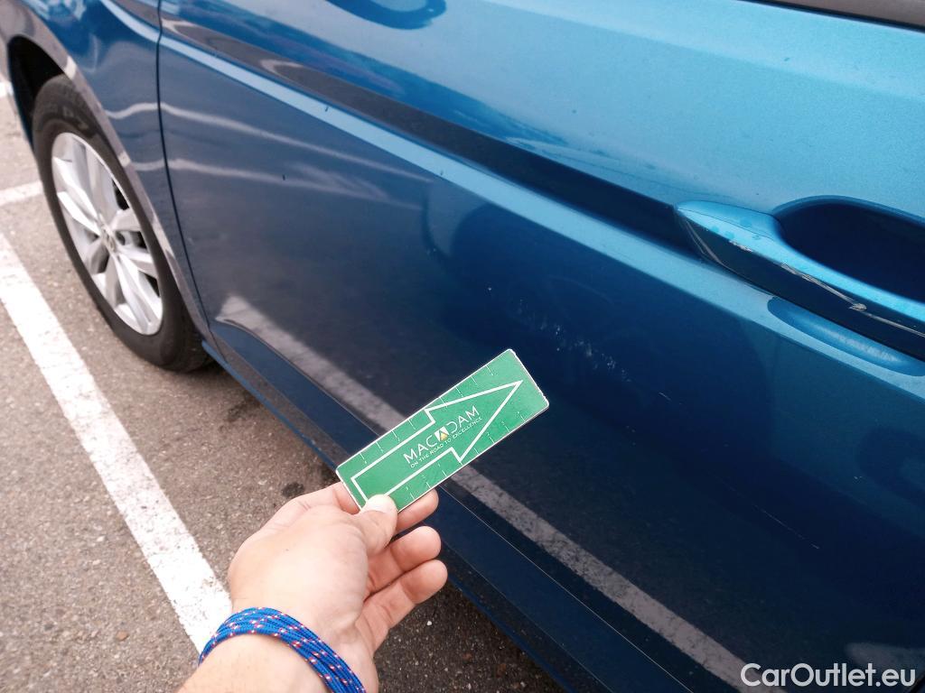  Volkswagen  Touran VOLKSWAGEN  / 2015 / 5P / monovolumen compacto Advance 1.6 TDI 85kW (115CV) DSG #14