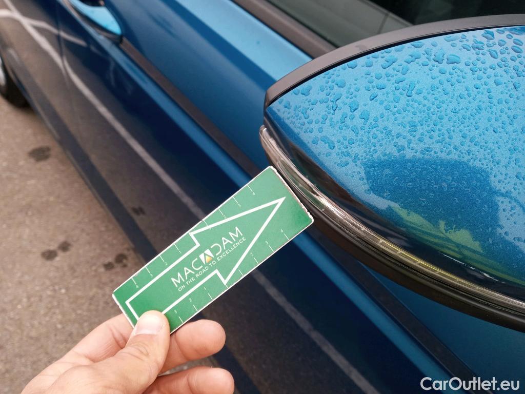  Volkswagen  Touran VOLKSWAGEN  / 2015 / 5P / monovolumen compacto Advance 1.6 TDI 85kW (115CV) DSG #50