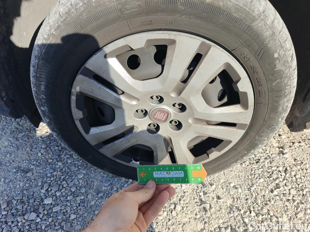  Fiat  Doblo FIAT Doblò Cargo/2015/4P/furgón derivado de turismo Cargo SX 1.6 Mjet 66kW (90CV) #24