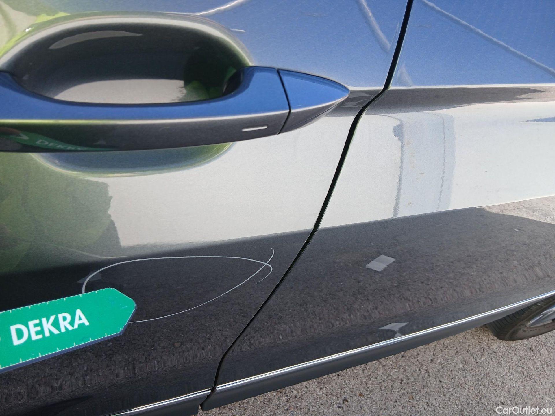  Volkswagen  Tiguan VOLKSWAGEN  Allspace / 2021 / 5P / todoterreno Life 2.0 TDI 110kW (150CV) DSG #11