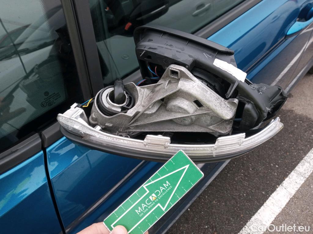  Volkswagen  Touran VOLKSWAGEN  / 2015 / 5P / monovolumen compacto Advance 1.6 TDI 85kW (115CV) DSG #4