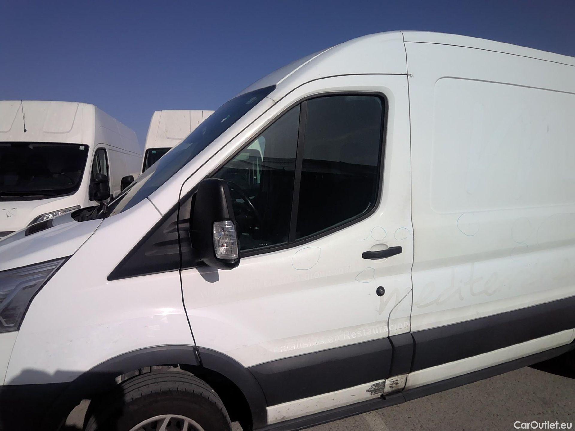  Ford  Transit FORD  / 2013 / 4P / furgón 310 96kW L2H2 Van Trend Delantera #12