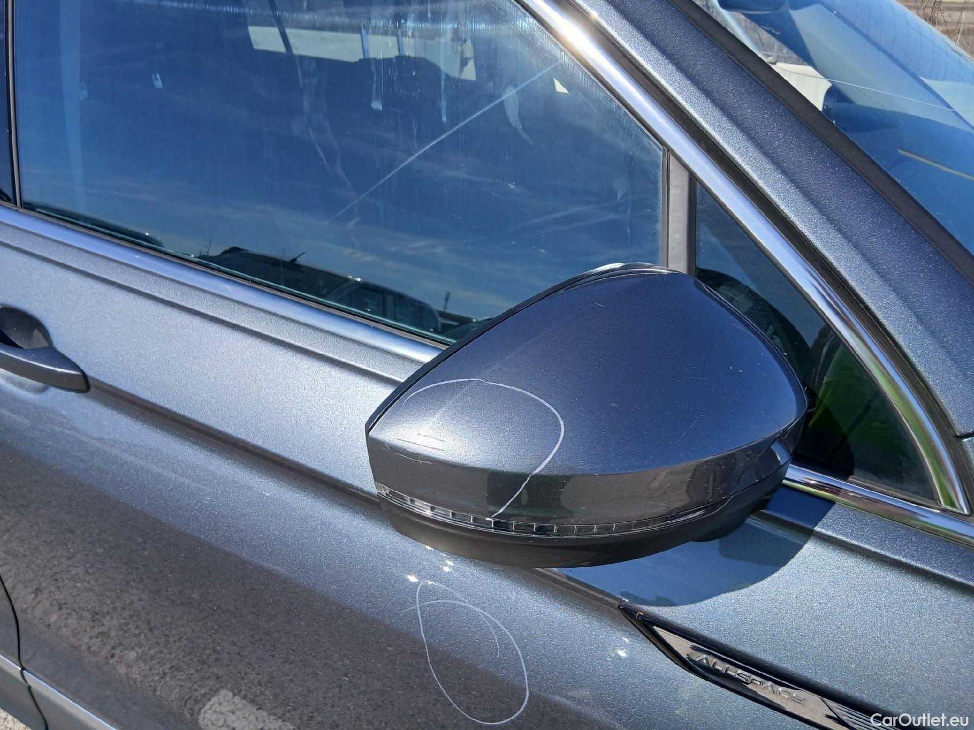  Volkswagen  Tiguan VOLKSWAGEN  Allspace / 2021 / 5P / todoterreno Life 2.0 TDI 110kW (150CV) DSG #26