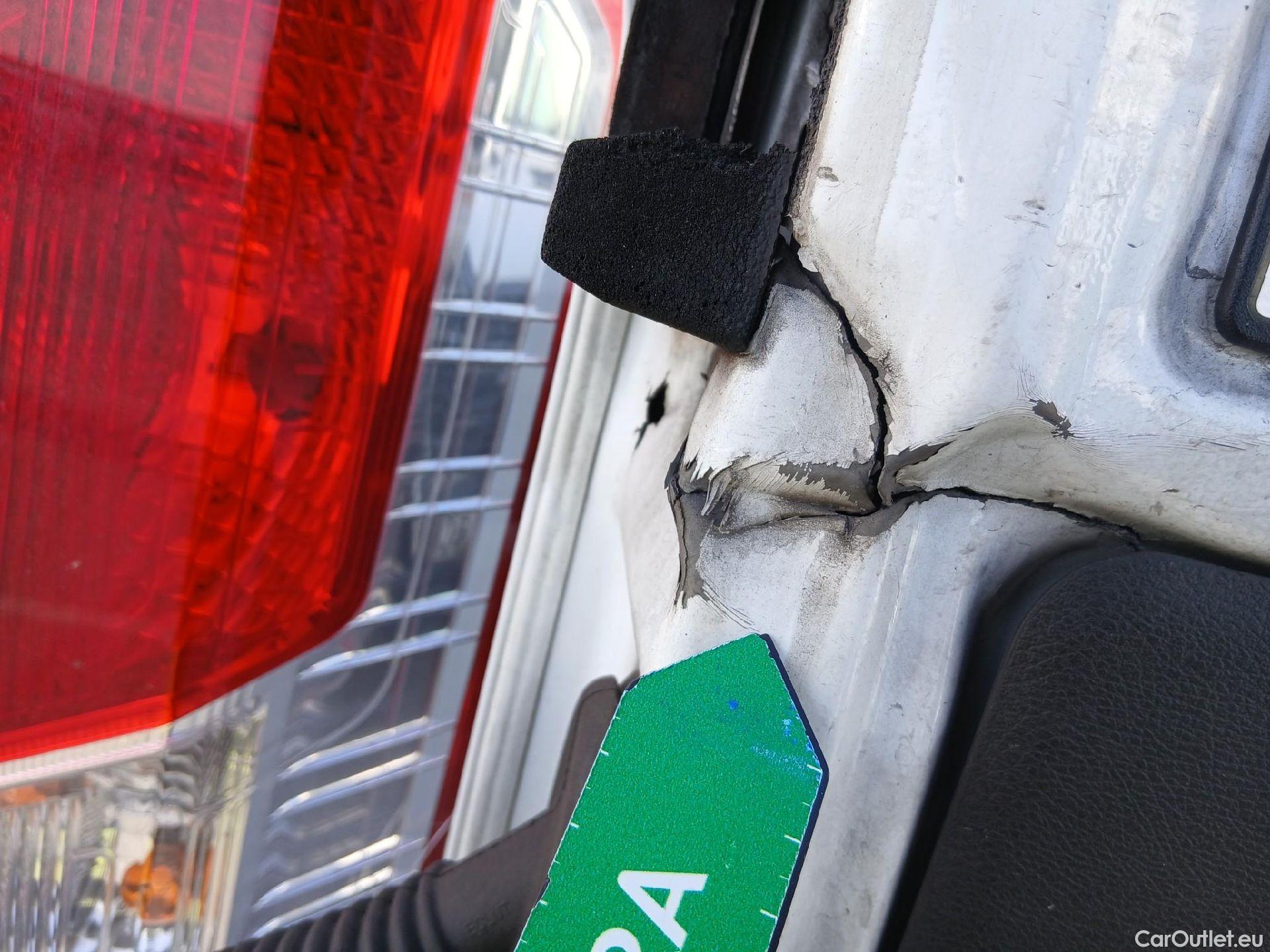  Ford  Transit FORD  / 2013 / 4P / furgón 310 96kW L2H2 Van Trend Delantera #31