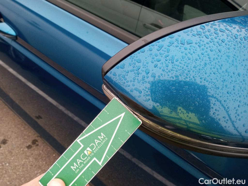  Volkswagen  Touran VOLKSWAGEN  / 2015 / 5P / monovolumen compacto Advance 1.6 TDI 85kW (115CV) DSG #42